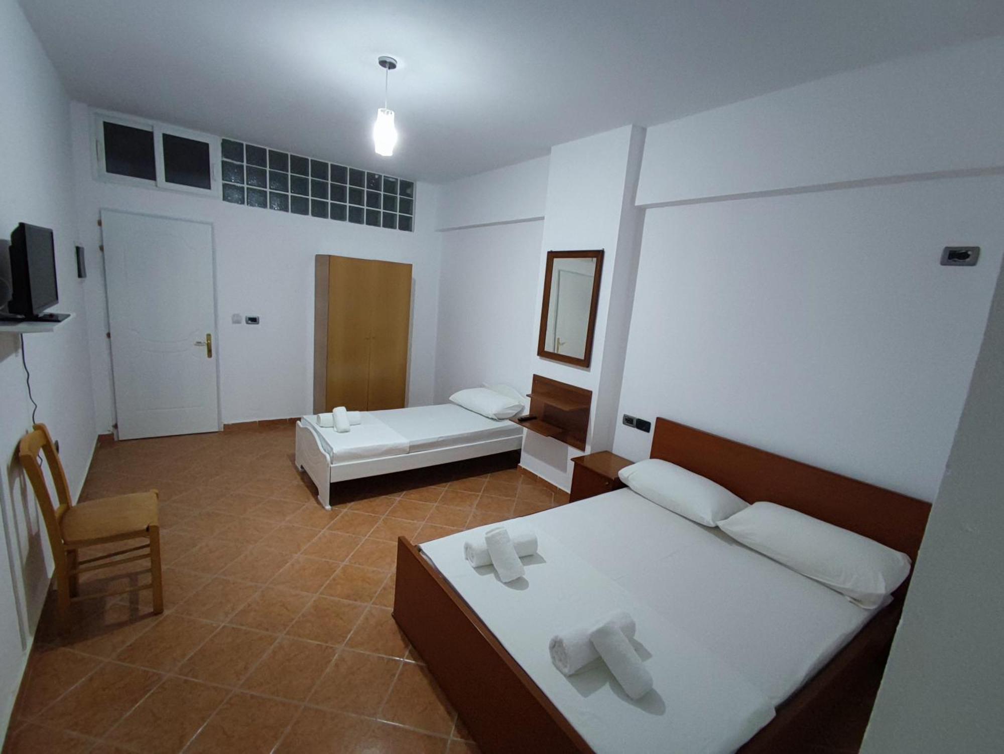 El Rio Apartments Sarande Phòng bức ảnh