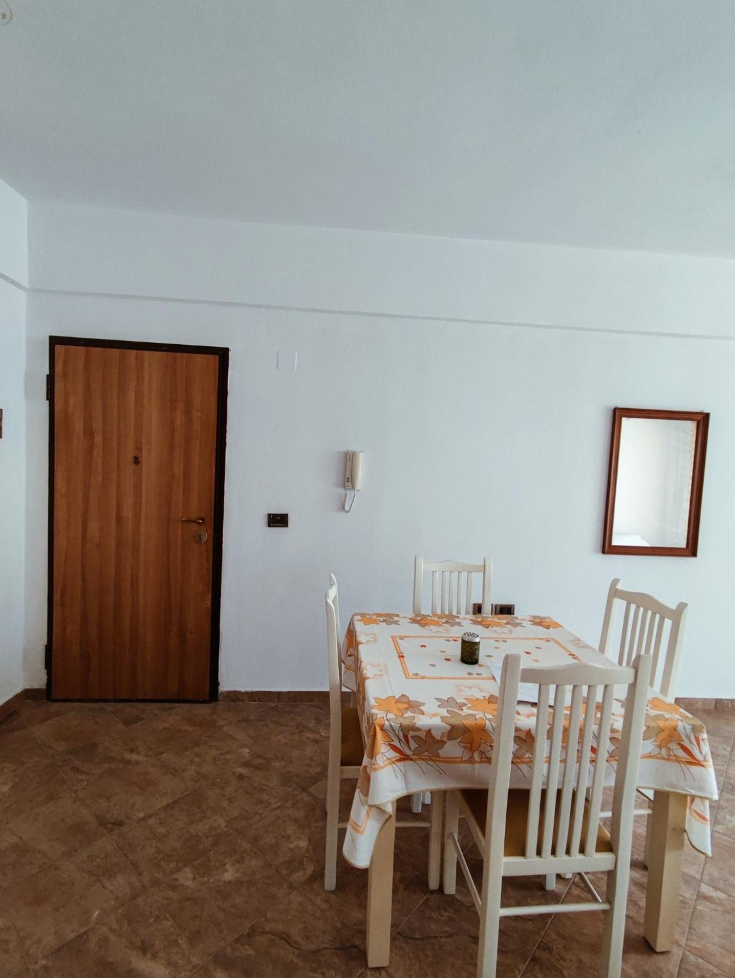 El Rio Apartments Sarande Phòng bức ảnh
